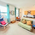 St George Wheels & Wings Hideaway