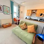 St George Wheels & Wings Hideaway