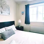 Modern 2Bed House, Free Parking, Nr Parkway Station And Uwe