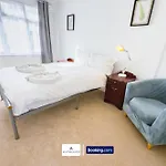 Orion\'S Place 3 Bedroom House By Altoluxoexperience Short Lets & Serviced Accommodation With Free Parking
