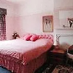 Westfield House - Guest House