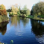 Lodge At Bristol