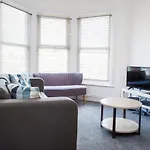 Mycityhaven - 3 Bedroom Shirehampton Flat Near Avonmouth & M4