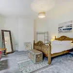 Lovely 3 Bed House In Bristol