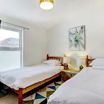 Lovely 3 Bed House In Bristol