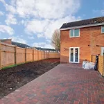 Lovely 2 Bed House In Bristol