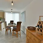 15 Pennant Place