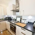 The Broadmead Forest - Spacious City Centre 3Bdr Apartment
