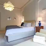 Bright Modern Two Bed With Parking