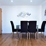 Savoy Court - Free Parking