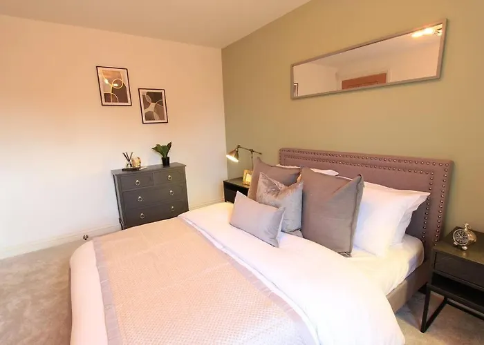 Cabot Mews Apartment 2