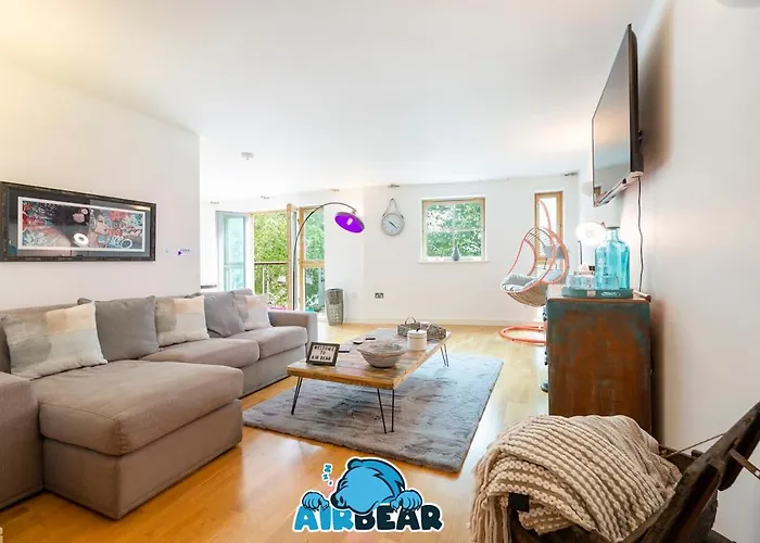Large Boutique Harbourside Apartment - Football Table (Adults Only)