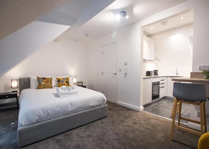 Bright & Beautiful Studio Flat In Bristol!