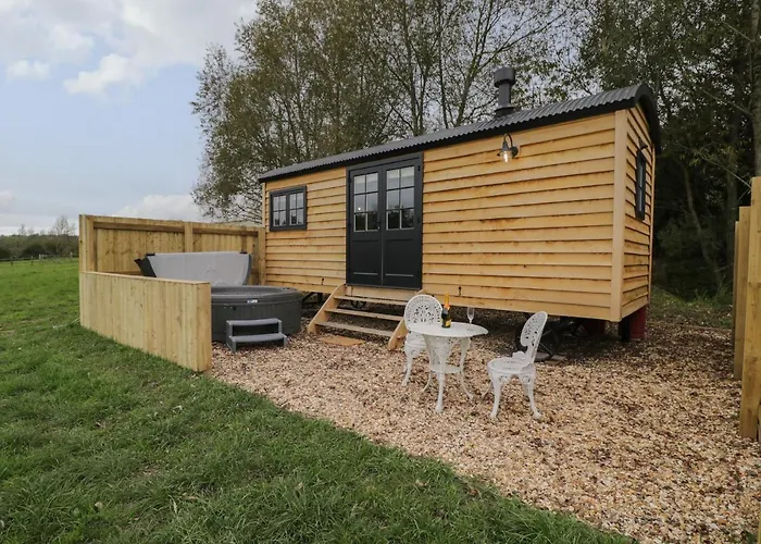 Honeysuckle Hut, Myrtle Farm