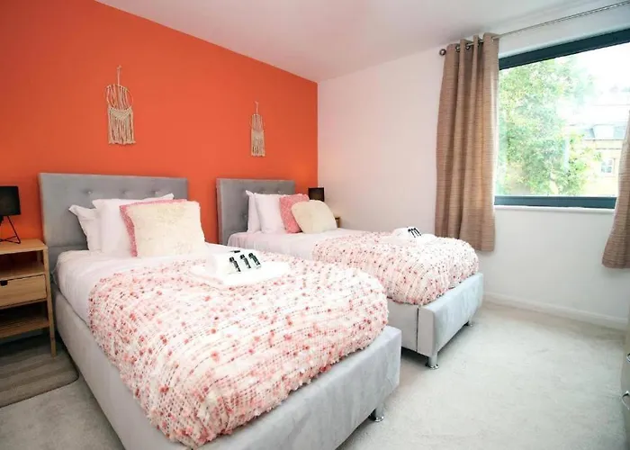 Cathedral Heights By Mia Living 2 Bedroom Apartment With Private Terrace