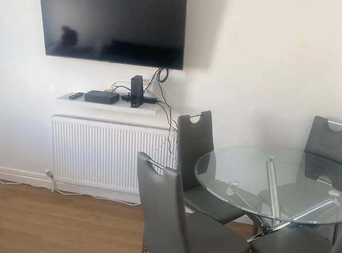 Lovely 2 Bedroom Apartment Near Stokes Croft Central!!!