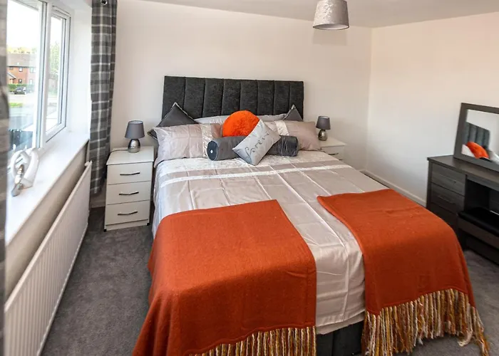 Exceptional Abode, Fast Wifi, Parking, Kingswood