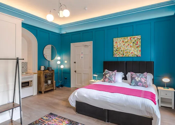 4 Berkeley Square I Your Apartment