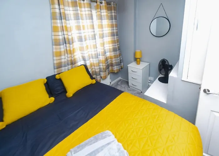 Superb Dwelling! Fast Wifi, Parking, Patchway