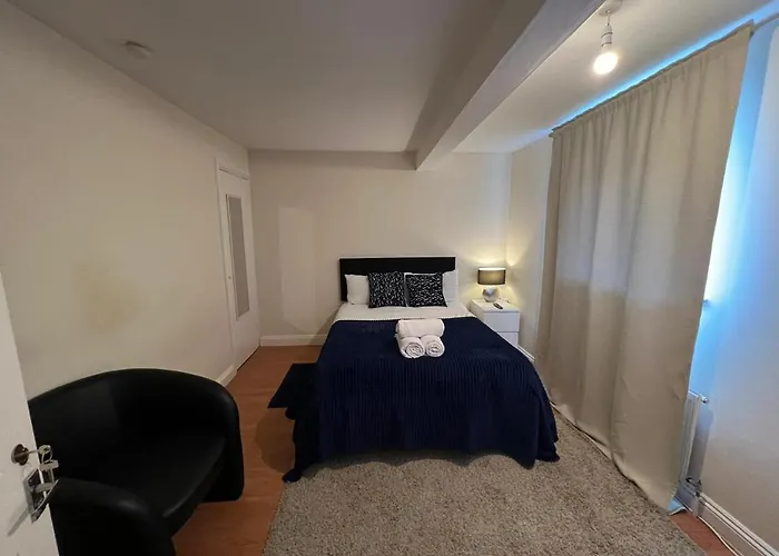 Shared House In Chakeshill Drive