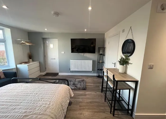 Abbotsbury 1 Bed Studio Opposite Uwe Free Parking