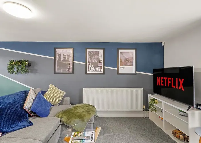 Duplex Penthouse - Private Rooftop - Sleeps 6