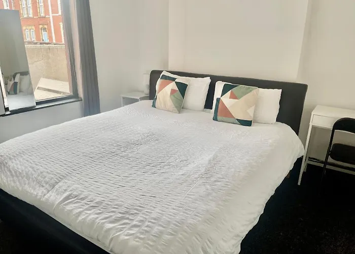 Large Double Room Bs11