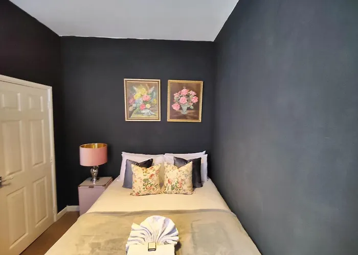 John Street Apartments Flat 2