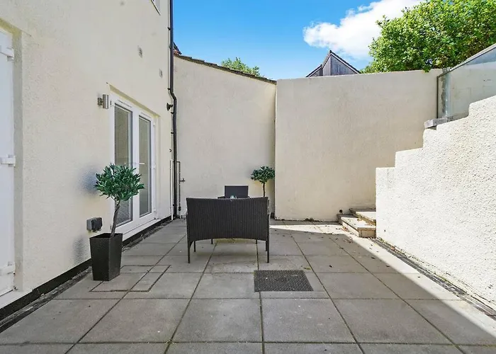 Exquisite Scandi Gem Of Bristol - Sleeps 6