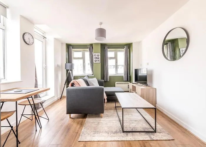 Baldwin Penthouse By Prescott Apartments