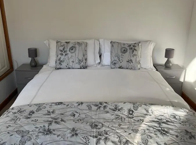 Spacious One Bedroom House With Garden In Clifton