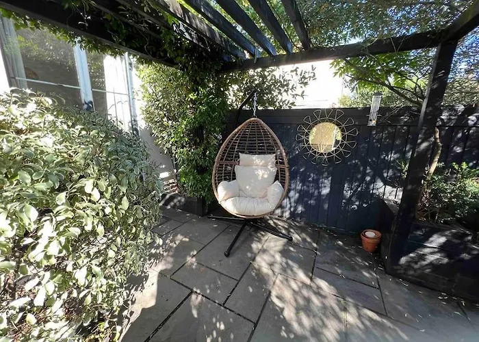 Private Garden Oasis In Central Bristol