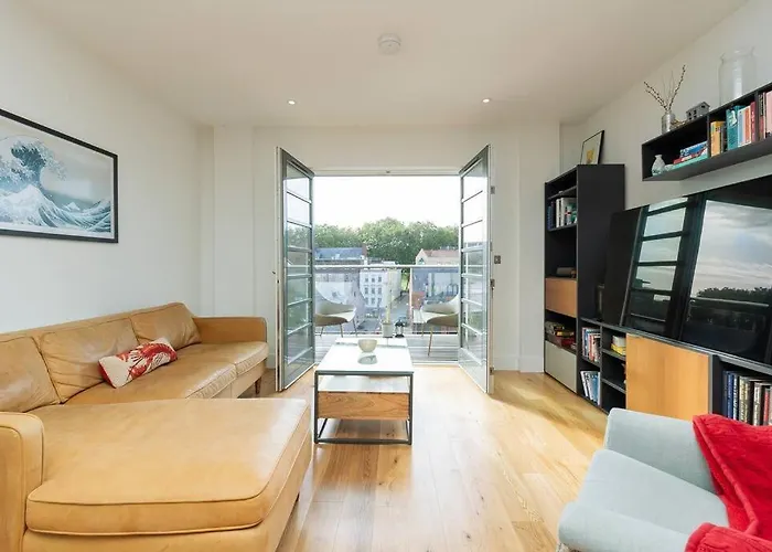 Cosy 2 Bed Flat In Central Bristol On River Avon