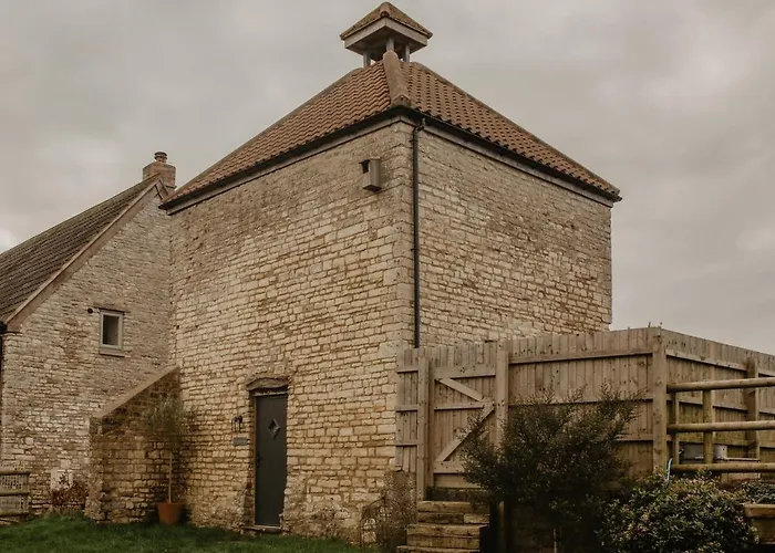 The Dovecote - Collins Farm