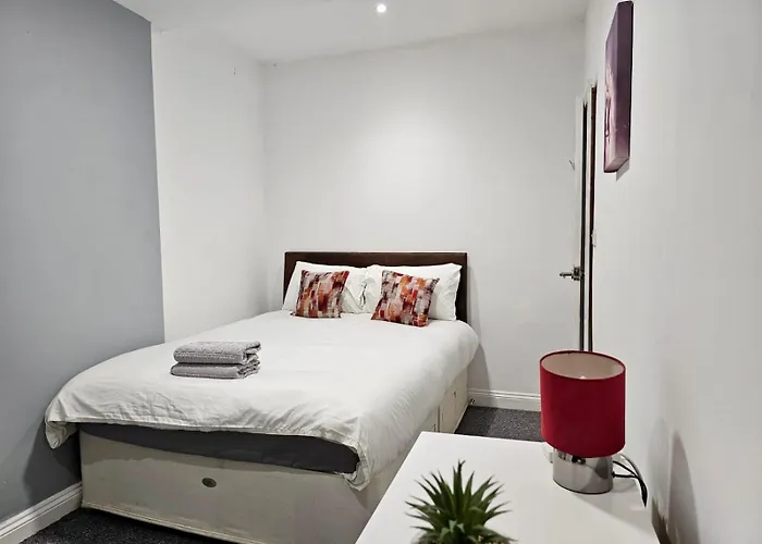 Spacious Room With Private Living Room