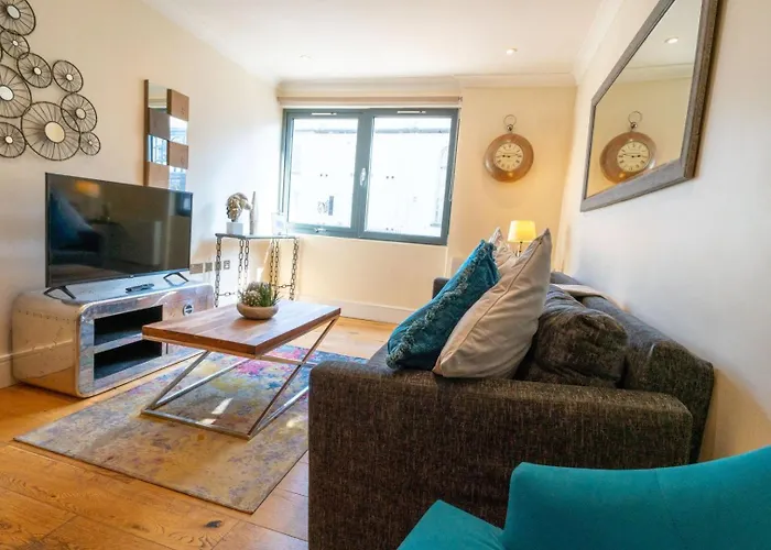 Vibrant Old City 2Br Apartment - Full Kitchen Wifi