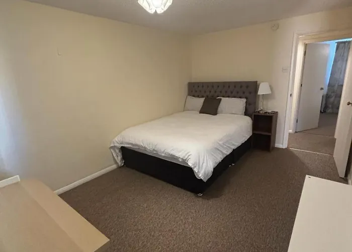 One Bedroom Flat And Spare Bed