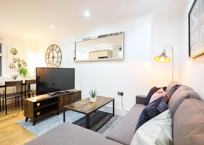 City Centre, Spacious, Ensuite, Smart Tv, Sofa Bed