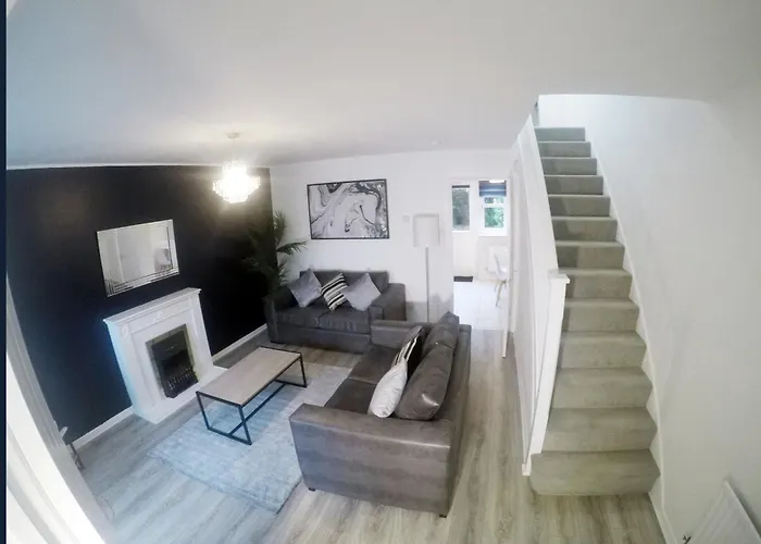 Gorgeous 3 Bed House In Bristol