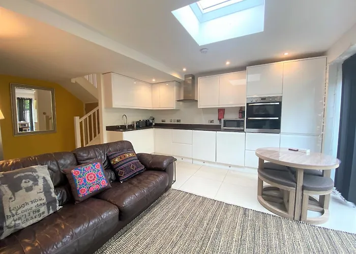 Contemporary Eco-Home Near Bristol Harbourside