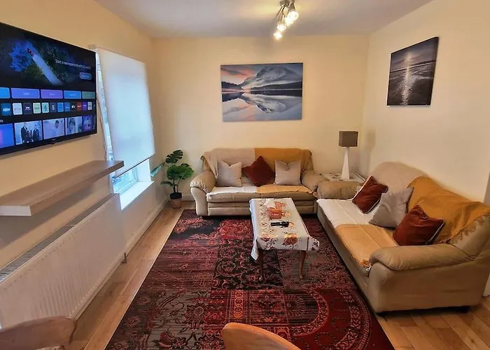 2 Bedroom Flat Close To Centre