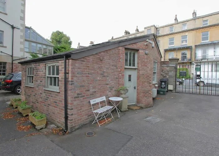 The Coach House, Clifton And Parking - Hopewell