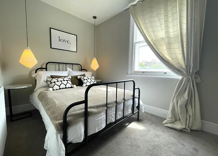 Secret Boutique Abode In Beautiful Clifton Village