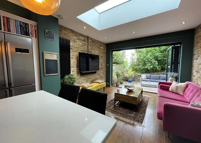 Fabulous Townhouse In Clifton