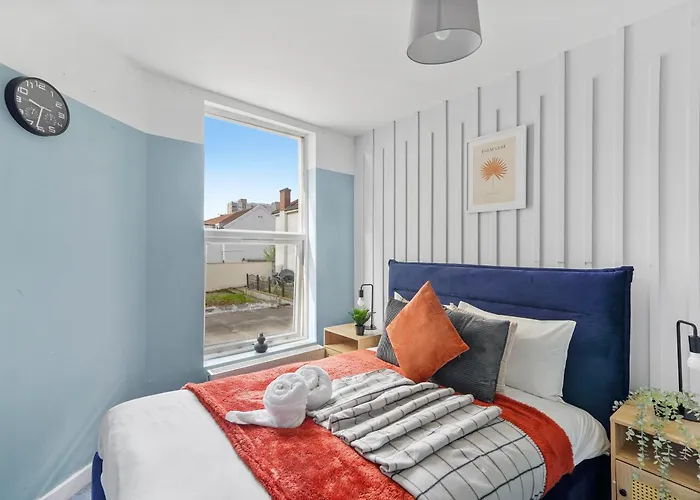 Stylish Sleek Abode - Sleeps 6