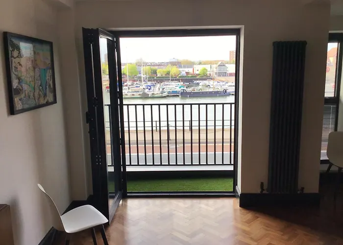 Duplex Apartment Harbourside City Centre With Free Parking