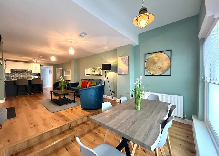 2 Bedroom Apartments Stopoverz