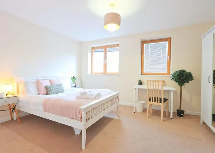 Amazing 2 Bed Townhouse Walking Distance From Bristol Temple Meads