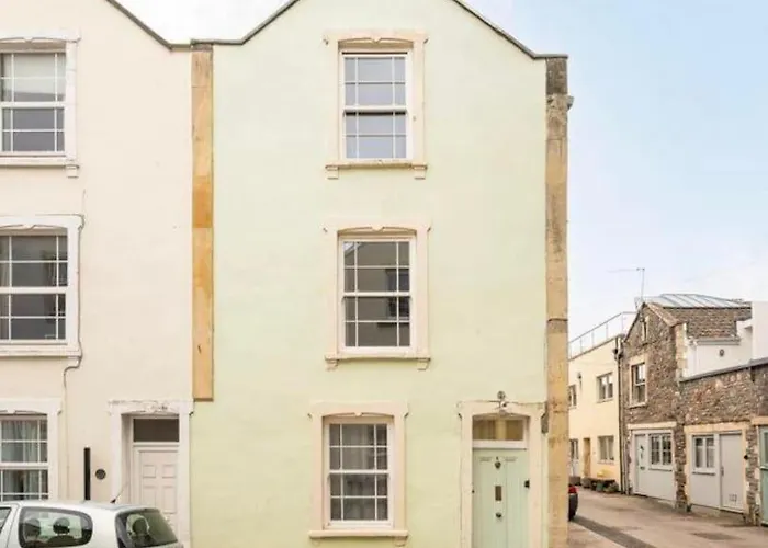 Three Storey Clifton Town House