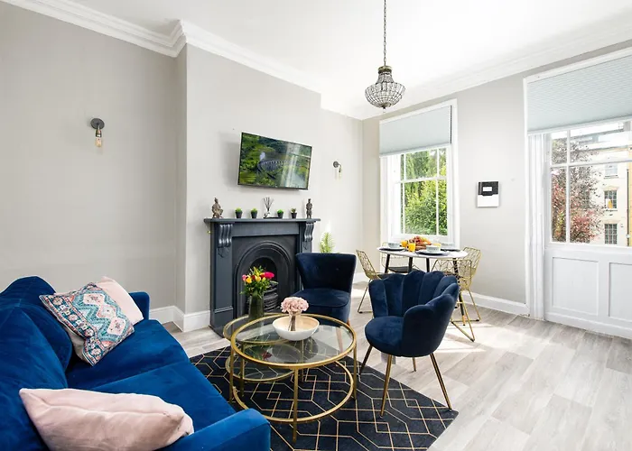 Central Flat-2Bed-Free Parking-By Fabaccommodation
